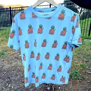 Nickelodeon Mens SpongeBob Pineapple House Shirt Small